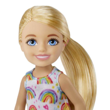                             Barbie Chelsea Doll - Blondýnka s barevným potiskem Duha                        