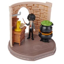                             Harry Potter Učebňa miešania elixírov s figúrkou Harryho                        