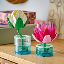                             LEGO® Botanicals 11511 Lekná                        