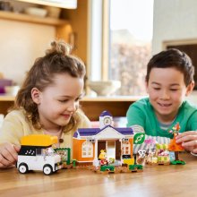                             LEGO® Animal Crossing™ 77052 KK a koncert na námestí                        