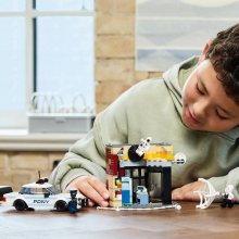                             LEGO® Marvel 76311 Spider-Verse: Miles Morales vs. Fľak                        