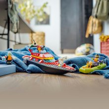                             LEGO® City 60373 Hasičská záchranná loď a čln                        