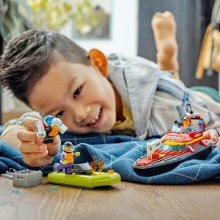                             LEGO® City 60373 Hasičská záchranná loď a čln                        