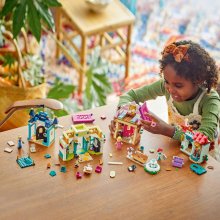                             LEGO® ǀ Disney Princess™ 43246 Disney princezná a jej dobrodružstvo na trhu                        