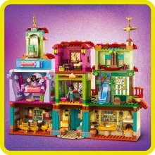                             LEGO® ǀ Disney 43245 Kúzelný dom Madrigalových                        