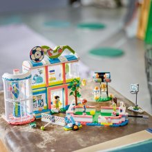                             LEGO® Friends 41744 Športové stredisko                        
