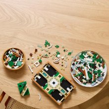                             LEGO® Icons 10359 Záhrada s fontánou                        