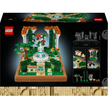                             LEGO® Icons 10359 Záhrada s fontánou                        