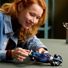                             LEGO® Speed Champions 77246 Pretekárske auto Visa Cash App RB VCARB 01 F1®                        