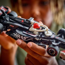                             LEGO® Speed Champions 77250 Pretekárske auto MoneyGram Haas F1® Team VF-24                        